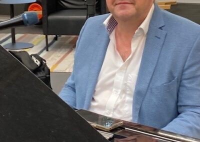 Wolfgang Behrendt am Flügel