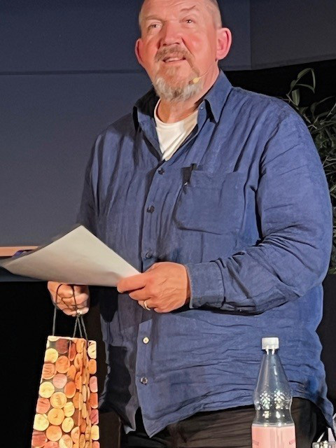 Dietmar Bär am 24.9.25 bei seiner Lesung aus „Knastkinder“