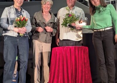 Barbara Kozikowski, Gerda Laufenberg, Bernhard Riedl, Susanne Brachth.-Berg beim Hüsch-Abend am 11.03.26 bei LITERAMUS - Foto: Brigitte Klipper